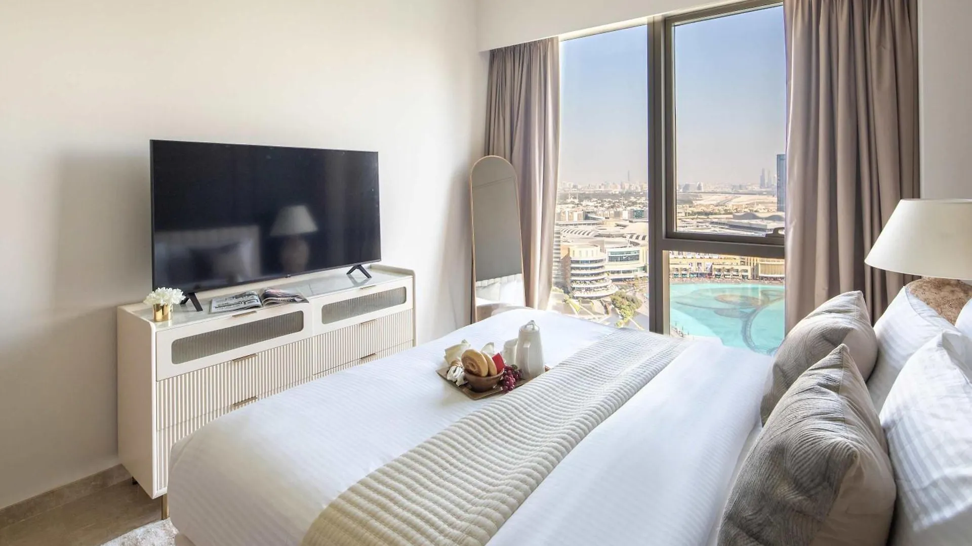 Frank Porter - Grande Residence Dubai Apartment