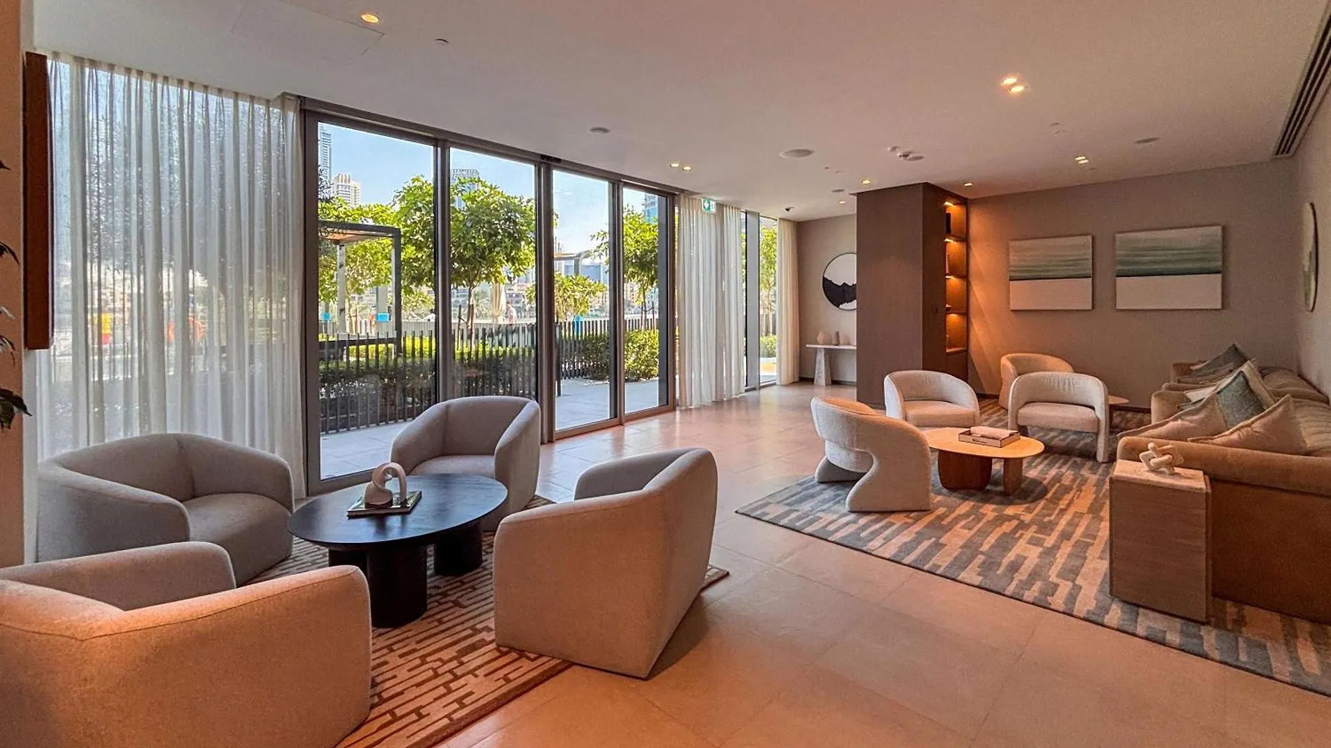Frank Porter - Grande Residence Dubai United Arab Emirates