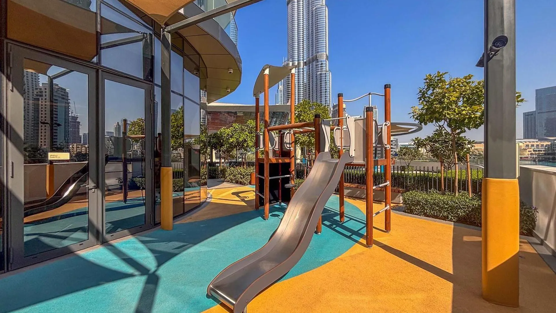 Frank Porter - Grande Residence Dubai Apartment