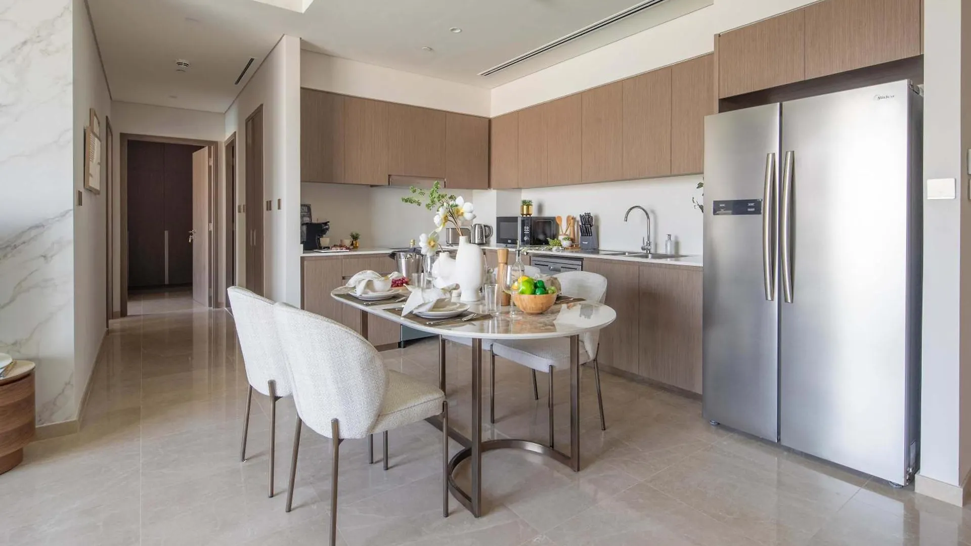 Frank Porter - Grande Residence Dubai United Arab Emirates